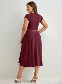 SHEIN Frenchy 大碼素色短款T恤和半身裙 - 酒紅色 - 查看 6