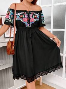 SHEIN LUNE 大碼印花一字肩鏤空蕾絲花邊連衣裙 - 黑色 - 查看 8