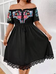 SHEIN LUNE 大碼印花一字肩鏤空蕾絲花邊連衣裙 - 黑色 - 查看 9