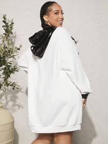 SHEIN CURVE+ Đầm nỉ dáng rộng, in chữ, vai rớt, có dây rút - trắng - Xem 3