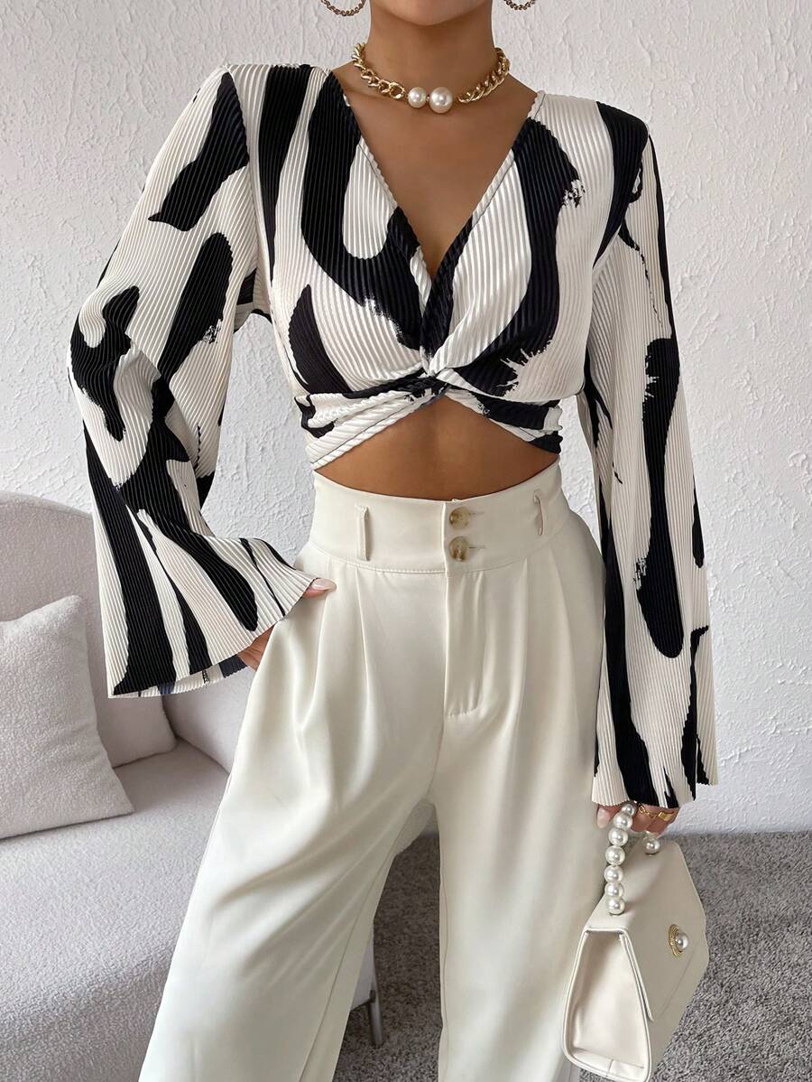 Chiquease In Đồ họa Mặt trước xoắn Tay áo kèn  Áo sơ mi Crop - Nhiều màu - Xem 1