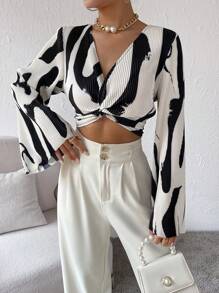 Chiquease In Đồ họa Mặt trước xoắn Tay áo kèn  Áo sơ mi Crop - Nhiều màu - Xem 3