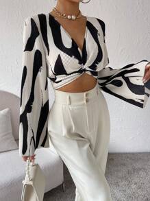 Chiquease In Đồ họa Mặt trước xoắn Tay áo kèn  Áo sơ mi Crop - Nhiều màu - Xem 4