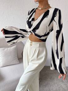 Chiquease In Đồ họa Mặt trước xoắn Tay áo kèn  Áo sơ mi Crop - Nhiều màu - Xem 6