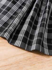 SHEIN Tween Girl Figure Graphic Tee & Plaid Print Skirt - Black and White - View 6