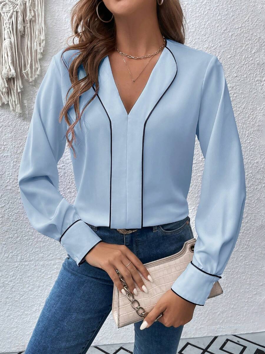 SHEIN Privé Blusa unido en contraste de cuello V - Azul - Ver 1