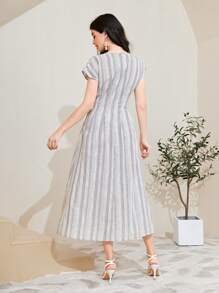 Mulvari Cotton Striped Print Notched Neckline Dress - Multicolor - View 2