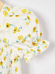 SHEIN Baby Ditsy Floral Print Puff Sleeve Ruffle Hem Romper - Multicolor - View 3