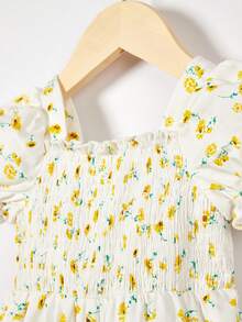 SHEIN Baby Ditsy Floral Print Puff Sleeve Ruffle Hem Romper - Multicolor - View 5