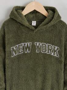 SHEIN 男大童字母刺繡落肩袖毛絨帽衫 - 軍綠色 - 查看 4
