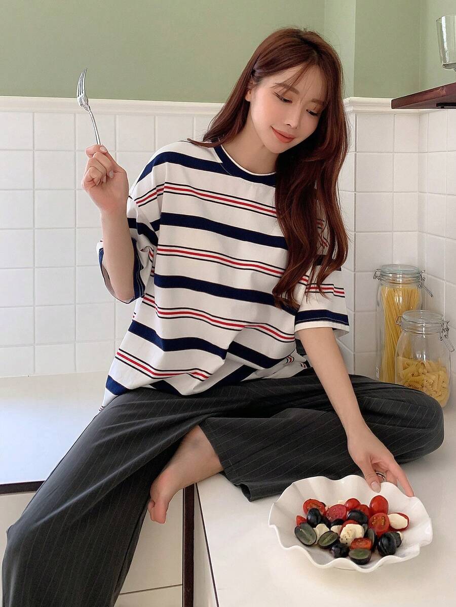 DAZY Sọc Áo thun Thả vai & Quần Bộ giản dị - Màu be - Xem 1