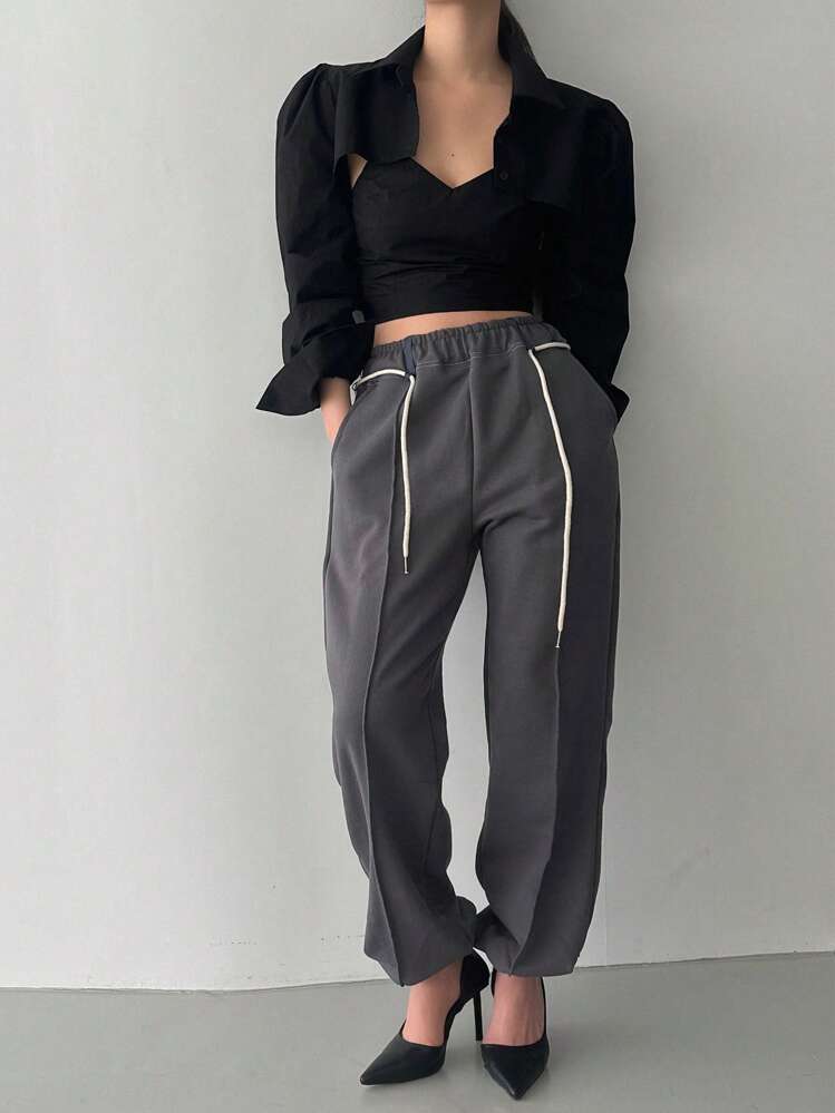 DAZY Solid Cut Out Front Crop Top & Cami Top - Black - View 4