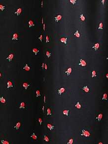 SHEIN Franclia 大碼草莓圖案高衩吊帶洋裝 - 黑色 - 查看 3