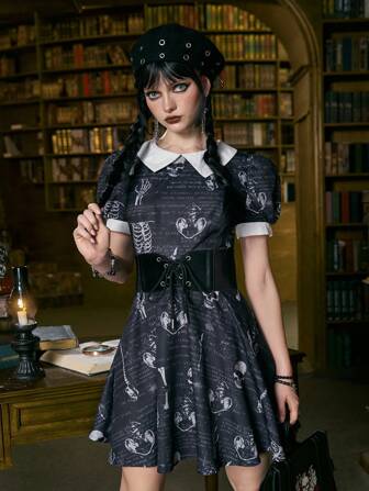 Academia Vestido con slogan con estampado de cráneo de cuello en contraste de manga farol sin corsé