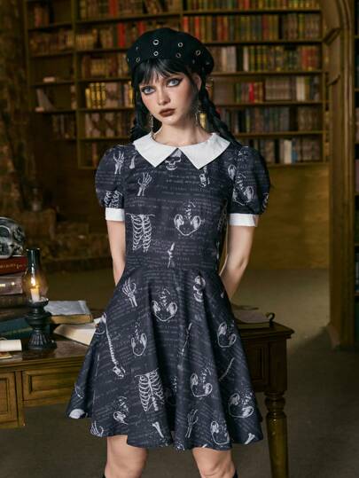 Academia Vestido con slogan con estampado de cráneo de cuello en contraste de manga farol sin corsé