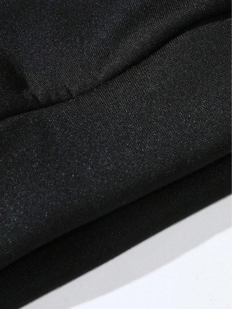 Manfinity RebelGame Sudadera Con Capucha Estampada De Dibujos Animados De Talla Grande Para Hombre De Corte Holgado - Negro - Ver 4