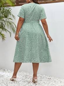SHEIN Frenchy Plus Allover Print Knot Side Wrap Dress - Green - View 2