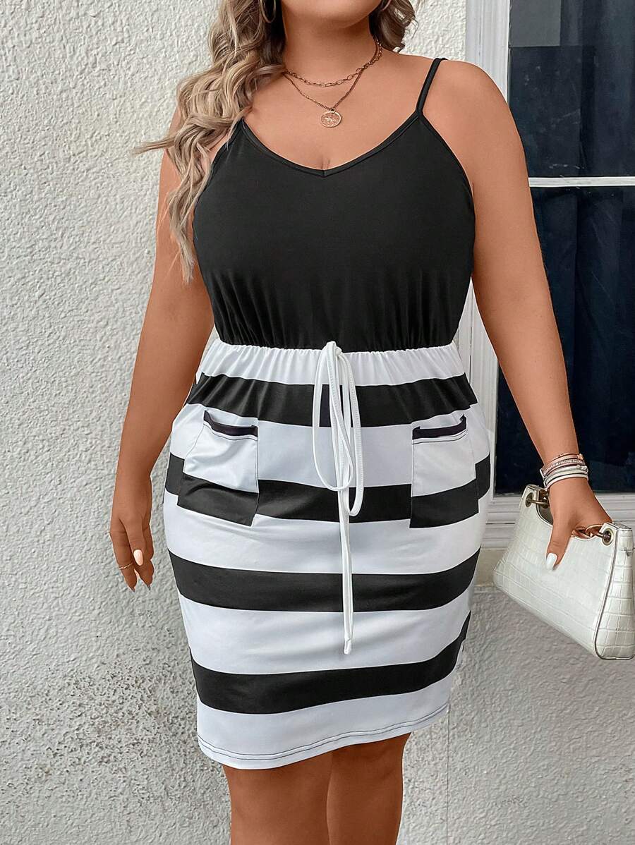SHEIN LUNE 大碼條紋印花前打結吊帶連衣裙 - 黑與白 - 查看 1