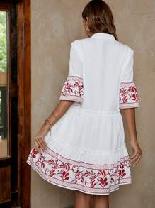 SHEIN LUNE In Địa lý tay áo lá sen Xù Hoa Sen Váy Smock - trắng - Xem 2