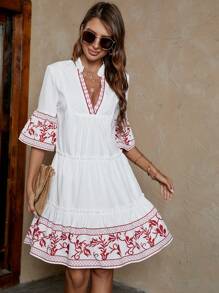 SHEIN LUNE In Địa lý tay áo lá sen Xù Hoa Sen Váy Smock - trắng - Xem 3