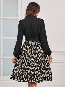 SHEIN Clasi 圖案印花繫腰帶連衣裙 - 黑色 - 查看 2