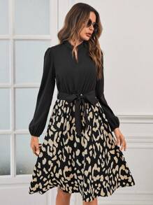 SHEIN Clasi 圖案印花繫腰帶連衣裙 - 黑色 - 查看 6