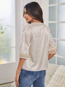 SHEIN Clasi 斑點圖案提花水溶蕾絲拼接泡泡袖緞面襯衫 - 杏色 - 查看 2