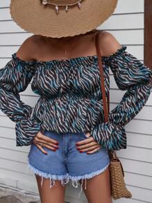 RueChic 斑馬條紋一字肩喇叭袖荷葉邊下擺襯衫 - 彩色 - 查看 1
