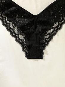 SHEIN Floral Lace Underwire Bra & Panty Lingerie Set