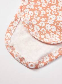 Cozy Pixies 女嬰3入組花卉和字母圖案連體衣