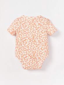 Cozy Pixies 女嬰3入組花卉和字母圖案連體衣