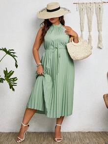SHEIN Franclia Plus Pleated Hem Belted Halter Dress - Green - View 5
