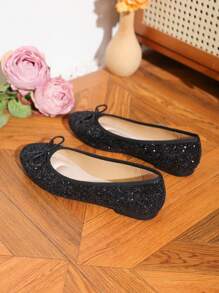 秋冬女士防滑蝴蝶结装饰纯色圆头平底鞋，优雅且适合所有季节