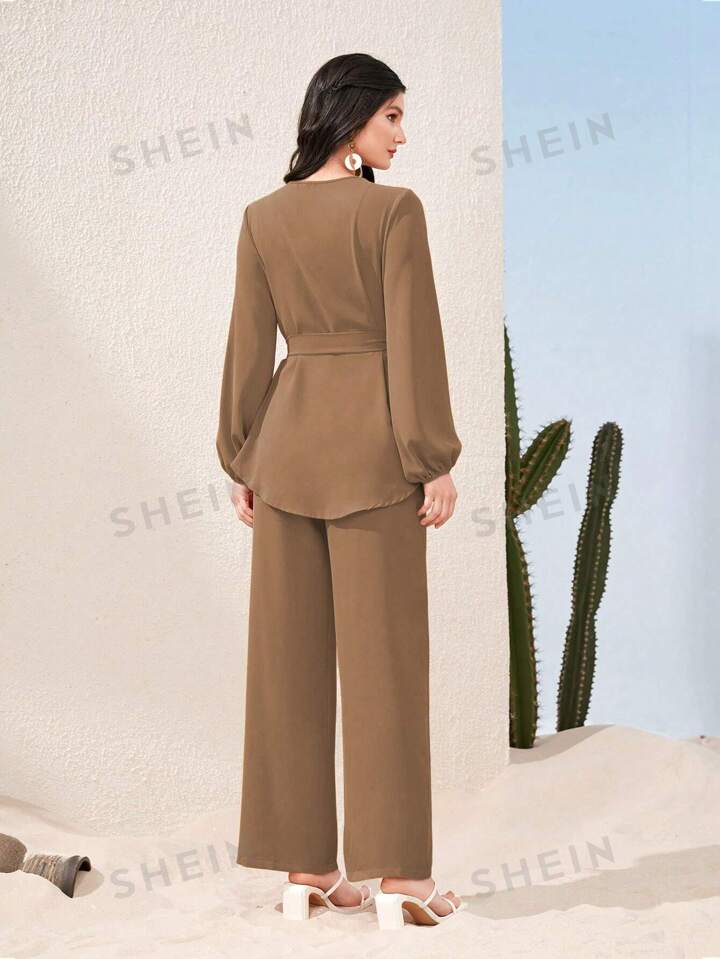 SHEIN Mulvari Laternenärmeln, Gürtel, Top mit & Schlitz am Saum 