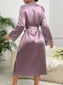 Bata de satén con ribete de encaje de pestañas y cinturón, ropa de estar por casa de lujo, otoño - Púrpura polvoriento - Ver 2