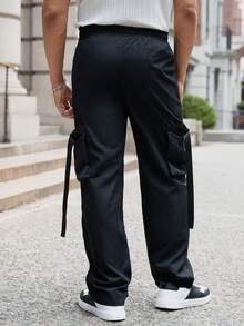 Manfinity Hypemode 男士腰部抽繩側翻蓋口袋工裝褲 - 黑色 - 查看 2