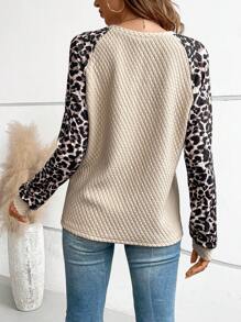 SHEIN LUNE Áo nỉ tay raglan in họa tiết da báo, áo nỉ chui đầu mùa thu. - Màu Khaki - Xem 3