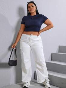 SHEIN EZwear 大碼貼布細節短款T恤