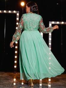 Plus Floral Embroidery Mesh Overlay Bridesmaid Dress - Green - View 2