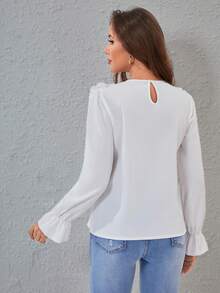 SHEIN Unity 蕾絲拼接荷葉邊喇叭袖襯衫不附腰帶 - 白色 - 查看 2