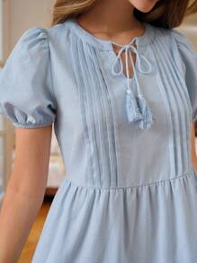 SHEIN Frenchy Vestido de cuello con cordón y fleco de manga farol bajo con fruncido - Celeste - Ver 2