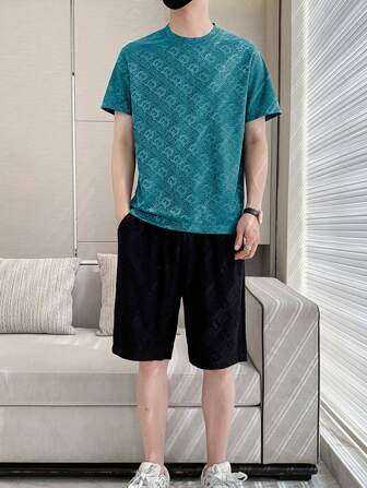 男士滿版印花T恤和短褲