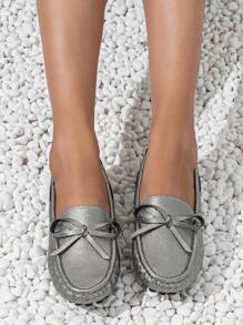 Mujer con diseño de lazo de color metálico de litchi en relieve Mocasines planos , atractivo plata Zapatos planos - Gris - Ver 2
