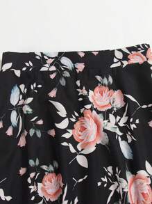 SHEIN Unity Plus Floral Print Flare Skirt - Black - View 5
