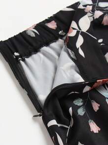 SHEIN Unity Plus Floral Print Flare Skirt - Black - View 6