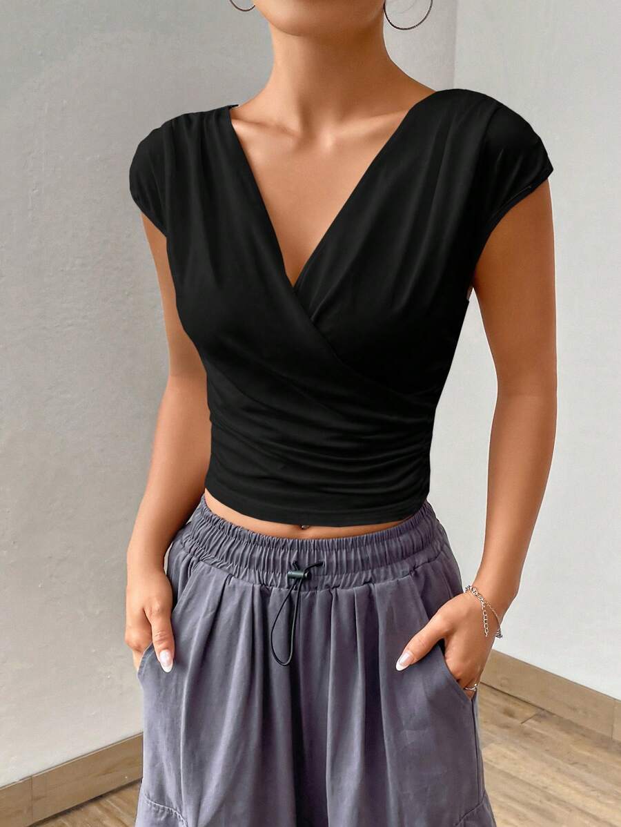 SHEIN EZwear Solid Surplice Neck Ruched Side Crop Tee - Black - View 1
