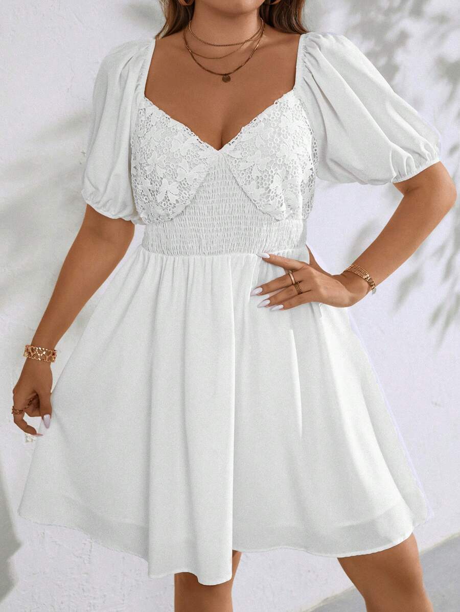 SHEIN Franclia 大碼蕾絲拼接雞心領口泡泡袖洋裝 - 白色 - 查看 1