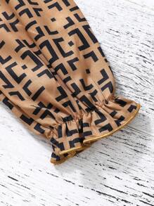 SHEIN Young Girl Fashionable Two Piece Dress Set With Dark Khaki Top And Digital Print Mesh Skirt, Suitable For All Seasons