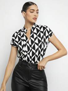 BizChic Geo Print Notched Neck Batwing Sleeve Blouse - Black and White - View 3