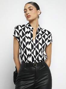 BizChic Geo Print Notched Neck Batwing Sleeve Blouse - Black and White - View 6